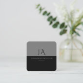 Modern Chic Black en Grey Monogrammed Vierkante Visitekaartje (Staand voorkant)