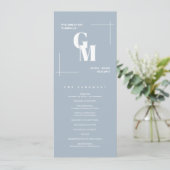 Modern Chic Stoffig Blauw Monogram QR Code Bruilof Programma (Staand voorkant)