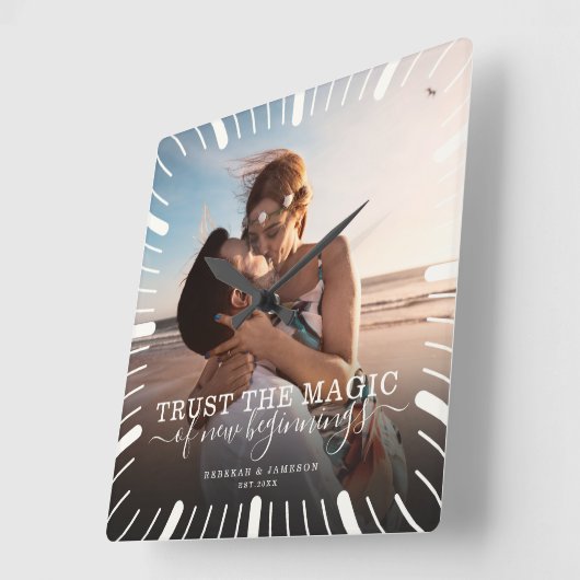 Modern Chic Wedding Keepomwille Trust Magic Foto Vierkante Klok (Hoek)