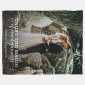 Modern Chic Wedding Love Couple Trust Magic Foto Fleece Deken (Voorkant (Horizontaal))