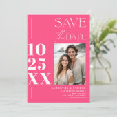 Modern chique eenvoudig vet script neon roze bruil save the date (Staand voorkant)