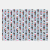 Modern Christmas floral and nutcrackers Inpakpapier Vel (Voorkant)