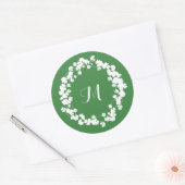Modern Clover Leaves Wreats St Patricks Monogram Ronde Sticker (Envelop)