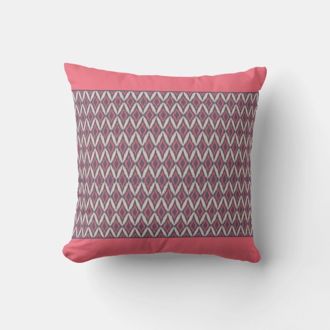 Modern Coral Gray Ikat Pattern Kussen (Voorkant)
