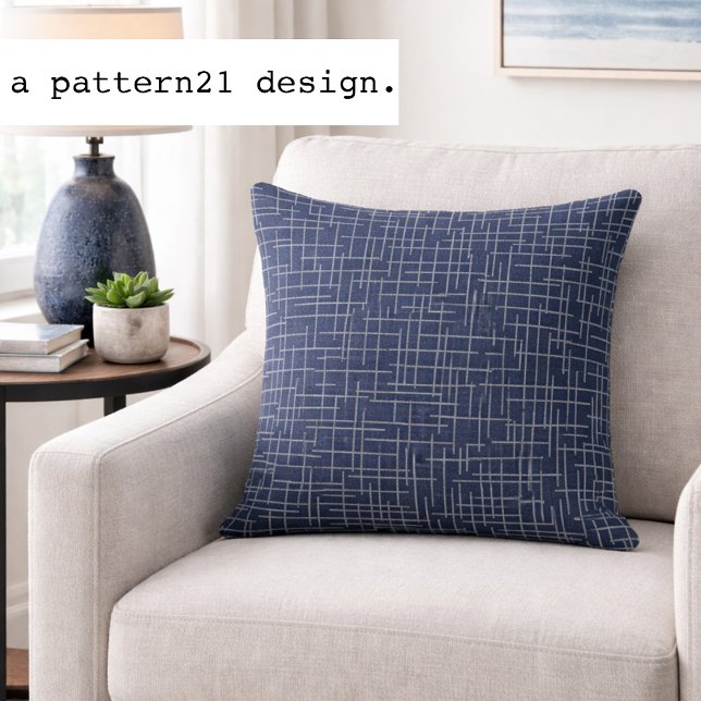 Modern Crosshatch burlap texture pattern Kussen (Modern navy linework pillow adds quiet texture and refined style to relaxed interiors.)