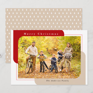 Modern Curved Photo Red en Tan Merry Kerstmis Feestdagenkaart