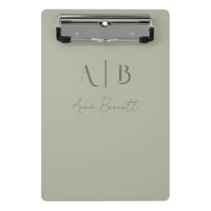 Modern Custom Monogram Initialen Naam Dusty Sage Mini Klembord