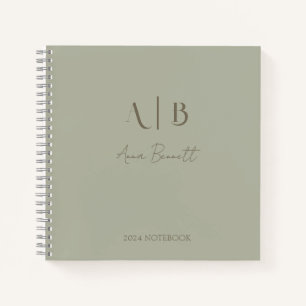 Modern Custom Monogram Initialen Naam Dusty Sage Notitieboek