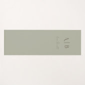 Modern Custom Monogram Initialen Naam Dusty Sage Yogamat (Voorkant (horizontaal))