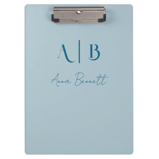 Modern Custom Monogram Initialen Naam Pastel Blauw Klembord