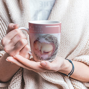 Modern Cute Baby Foto   Roze en wit   Citaat Latte Mok