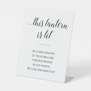 Modern deze lantaarn is de laatste herdenkingsdag reclamebord met voetstuk