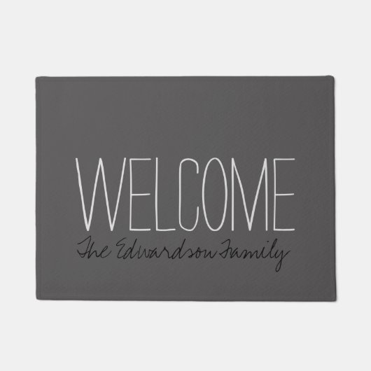 Modern donkergrijs Welkom familienaam script Deurmat (Voorkant)
