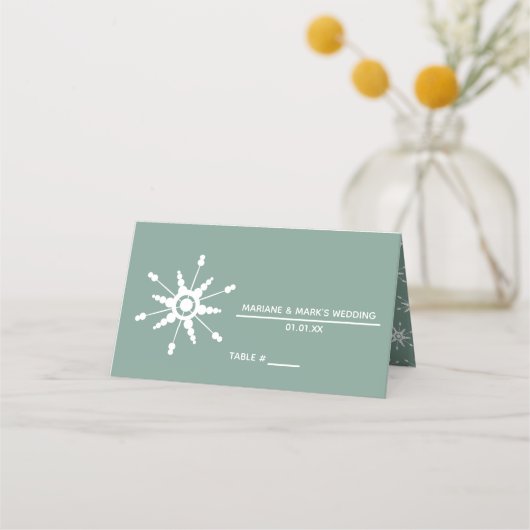 Modern Dot Snowflakes Winter Wedding Soft Green (Voorkant)