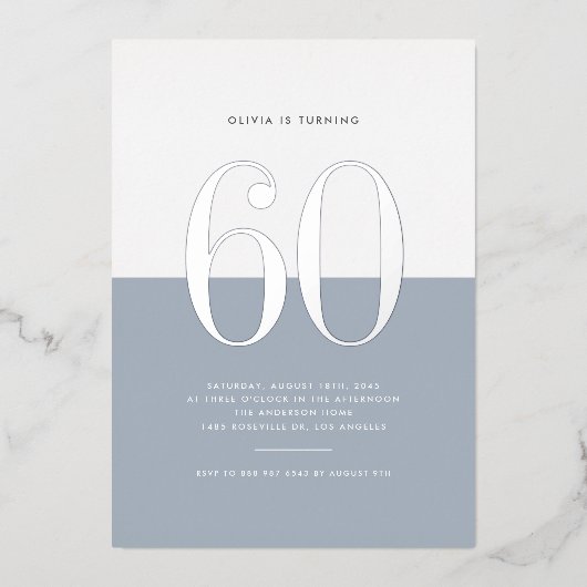 Modern Dusty Blue 60e verjaardag zilver Folie Uitnodiging (Voorkant)