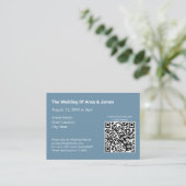 Modern Dusty Blue Wedding QR Code Enclosure Kaart (Staand voorkant)