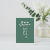 Modern Dusty Green Eenvoudige Hand Lettered Minima Visitekaartje (Staand voorkant)