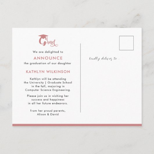 Modern Dusty Pink Script Trendy Photo Afstuderen Aankondigingskaart (Achterkant)