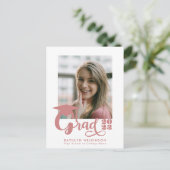 Modern Dusty Pink Script Trendy Photo Afstuderen Aankondigingskaart (Staand voorkant)