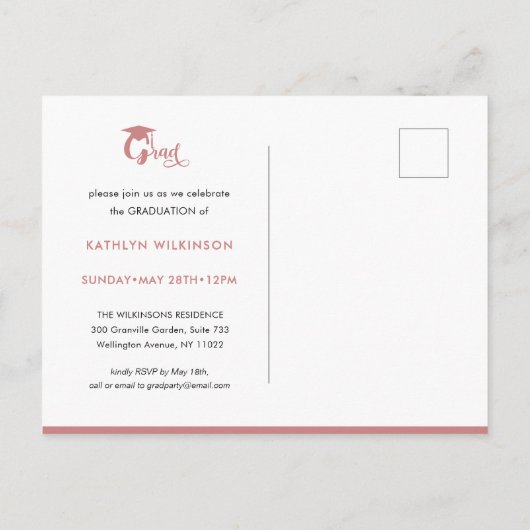 Modern Dusty Pink Script Trendy Photo Afstuderen Uitnodiging Briefkaart (Achterkant)