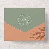 Modern Earth Tone Wedding w/ Perforated RSVP All In One Uitnodiging (Achterkant)