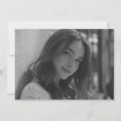 Modern Eenvoudig Script Zwart Wit Foto Afstuderen Aankondiging (Achterkant)