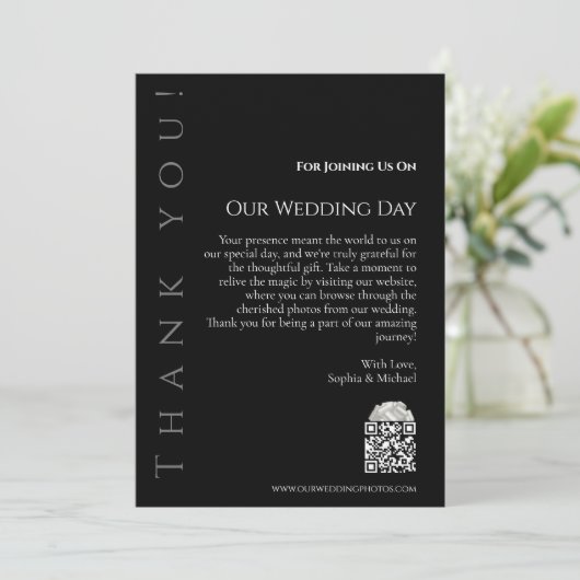 Modern Eenvoudig Zwart-Wit-Bruiloft Dank u- Kaart (Staand voorkant)
