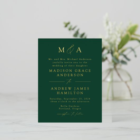 Modern Elegance Monogram Green en Gold Wedding Folie Uitnodiging Briefkaart (Staand Voorkant)