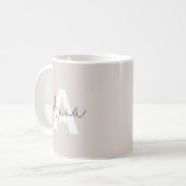 Modern Elegant Beige Monogram Custom Initiaal Koffiemok (Voorkant links)
