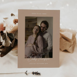 Modern Elegant Beige Script Foto Zwangerschap Aankondiging