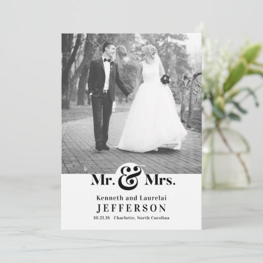 Modern Elegant Black White Mr. en Mrs Wedding Aankondiging (Staand voorkant)