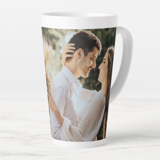 Modern Elegant Bride en Groom Foto Latte Mok (Rechterhoek)