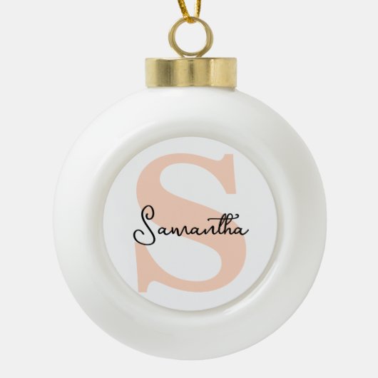 Modern Elegant Gepersonaliseerd Roze Monogram Init Keramische Bal Ornament (Voorkant)