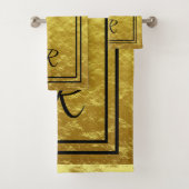 Modern Elegant Gold Black Monogram script Bad Handdoek (Insitu)