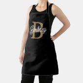 Modern Elegant Monogram Naam Zwart Goud Script Schort (Insitu)