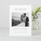 Modern Elegant QR Code Wedding Photo Save The Date Kaart (Staand voorkant)