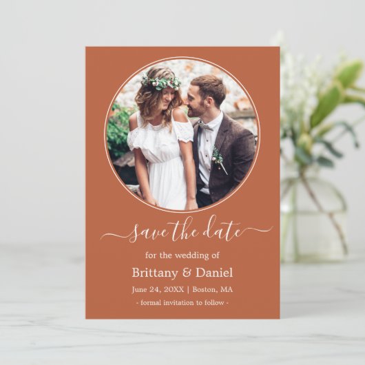 Modern Elegant Round Photo Lijst Burnt Sinaasappel Save The Date (Staand voorkant)