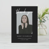 Modern Elegant Script 2-Photo Graduation Party Bedankkaart (Staand voorkant)