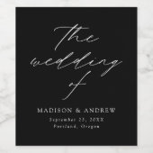 Modern Elegant Script Black and White Wedding Wijn Etiket (Enkel label)