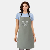 Modern Elegant Script Evergreen Fog Monogram Schort (Gedragen)