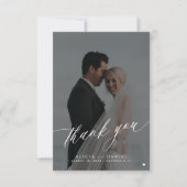 Modern elegant script foto zwart wit bruiloft bedankkaart (Voorkant)