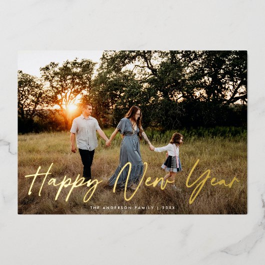 Modern Elegant Script Gelukkig Nieuwjaar Foto Goud Folie Feestdagenkaart (Voorkant)