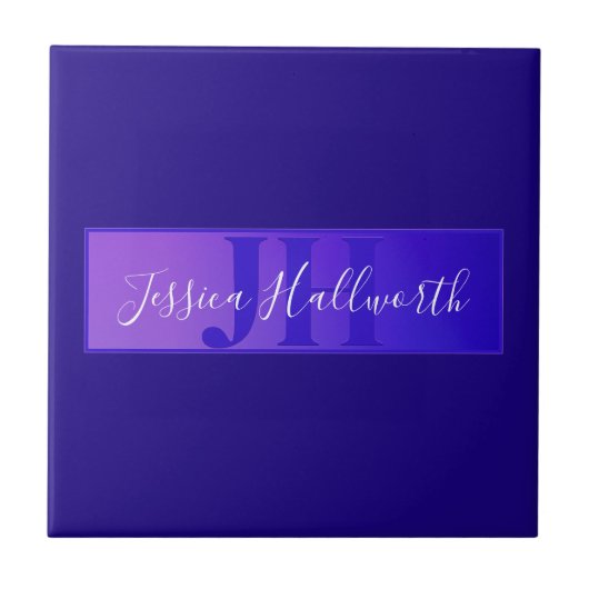 Modern Elegant Script Naam & Monogram Ombre Paarse Tegeltje (Voorkant)