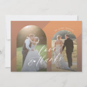 Modern elegant script terracotta foto bruiloft bedankkaart (Voorkant)
