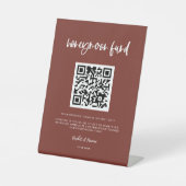 Modern elegant terracotta Honeymoon code QR Reclamebord Met Voetstuk (Voorkant)