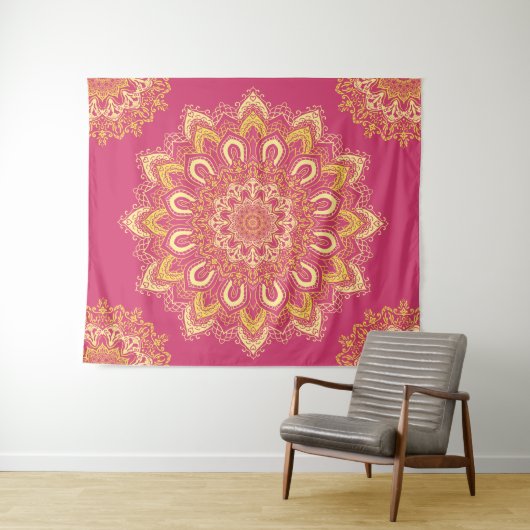 Modern Elegant Yellow Raspberry Pink Boho Mandala Wandkleed (In Situ (horizontaal))