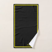 Modern Elegant Zwart Geel Monogram Script Naam Bad Handdoek (Handdoek)