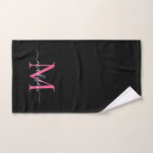 Modern Elegant Zwart Roze Monogram Script Naam Bad Handdoek (Handdoek)