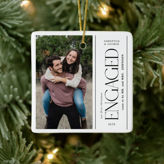 Modern First Christmas Engaged Couples Photo Keramisch Ornament (Boom)