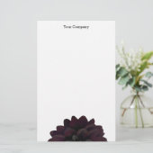 Modern Floral Black Dahlia Flower Briefpapier (Staand voorkant)